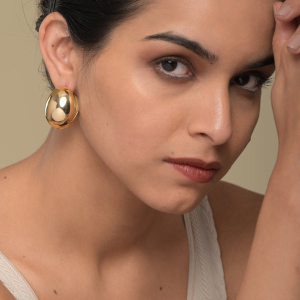 Sea Shell Shaped Oval Stud Gold Earrings